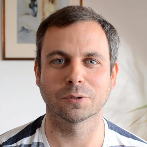 Na volné noze